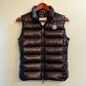 MONCLER Women’s Black Puffer Vest. Zip With Zip Pockets. Great Condition! Size 1